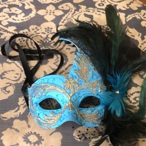 Blue feathered Karneval Mask